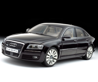Kyosho 1/18 Audi A8 W12 R-Black Met